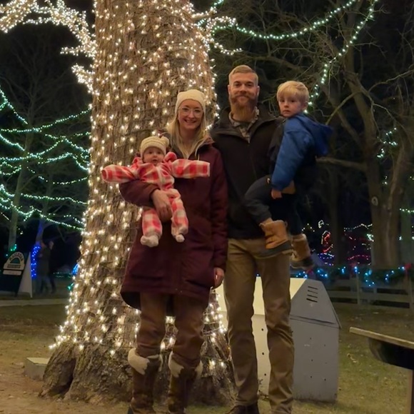 Meet your Posher, Breanna ❤️ Bundle & save MAKE A OFFER ANY OFFER! - Picture 2 of 9